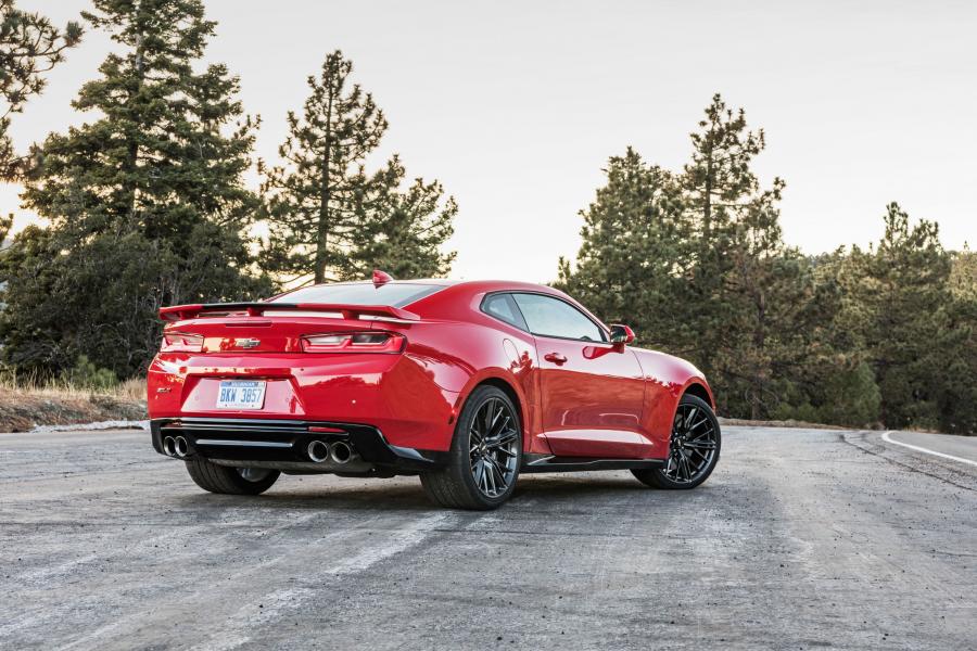 Chevrolet Camaro ZL1 2016 года  (фото 2 из 38)